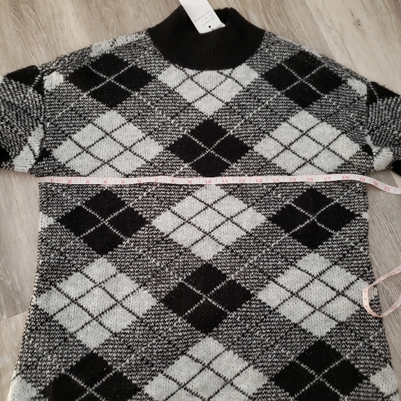 Sweater size M - Picture 2 of 4